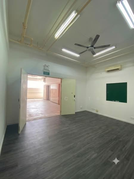 Woodlands 11, 11 Woodlands Close, 132 sqft, Light Industrial (B1) For Rent, by Derrick Tai, 500227427 - Interior - CommercialGuru.com.sg