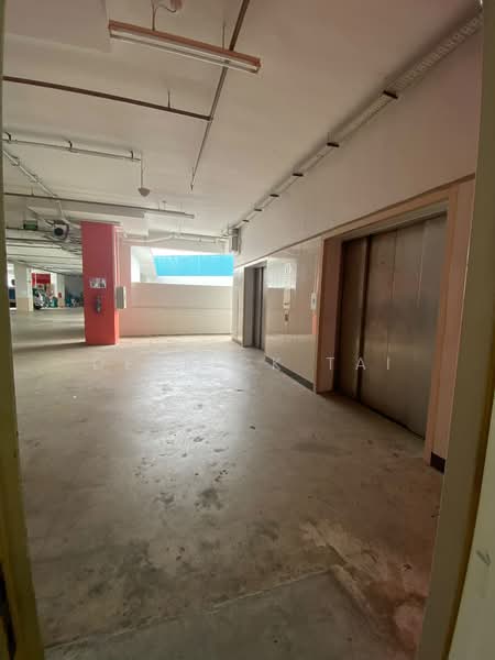 Woodlands 11, 11 Woodlands Close, 132 sqft, Light Industrial (B1) For Rent, by Derrick Tai, 500227427 - Car Park - CommercialGuru.com.sg