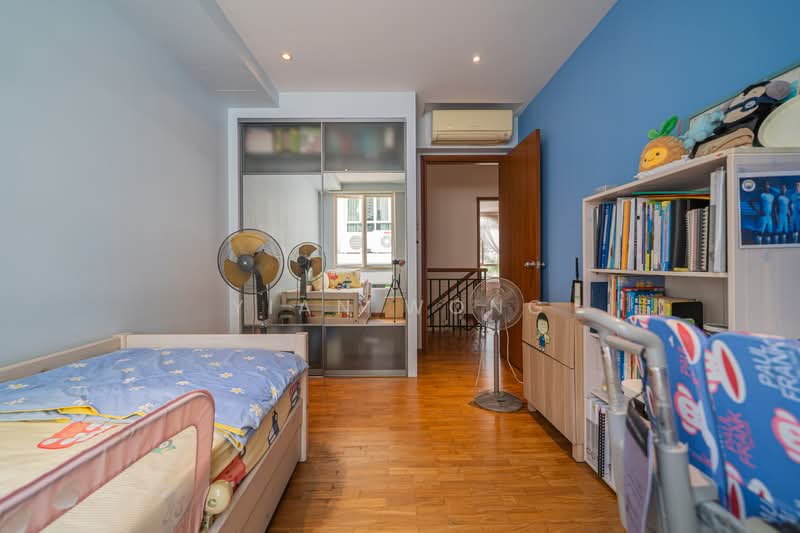 SUPER CHEAP TERRACE BELOW $4MILLION!, , 6 Bedrooms, 3,200 sqft, Cluster House For Sale, by Yian Wong, 500227429 - Bedroom - PropertyGuru.com.sg
