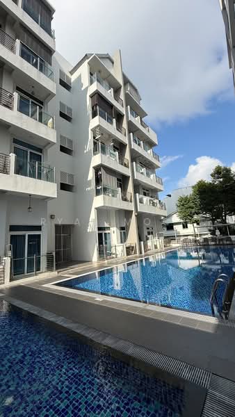 Kovan Grandeur, 118 Tampines Road, 2 Bedrooms, 570 sqft, Condominium For Sale, by Ryan Mock, 500227431 - Pool - PropertyGuru.com.sg