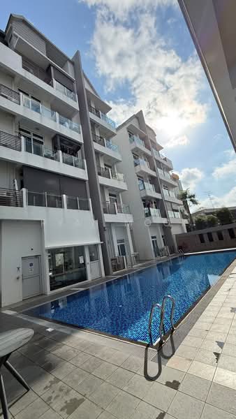 Kovan Grandeur, 118 Tampines Road, 2 Bedrooms, 570 sqft, Condominium For Sale, by Ryan Mock, 500227431 - Pool - PropertyGuru.com.sg