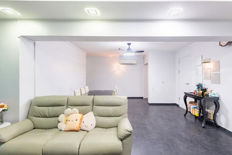 669C Jurong West Street 64, 669C Jurong West Street 64, 4 Bedrooms, 1,399 sqft, HDB Flat For Sale, by Paullyn Tay, 500227433 - Living Room - PropertyGuru.com.sg