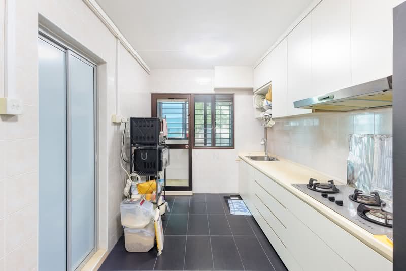 669C Jurong West Street 64, 669C Jurong West Street 64, 4 Bedrooms, 1,399 sqft, HDB Flat For Sale, by Paullyn Tay, 500227433 - Kitchen - PropertyGuru.com.sg