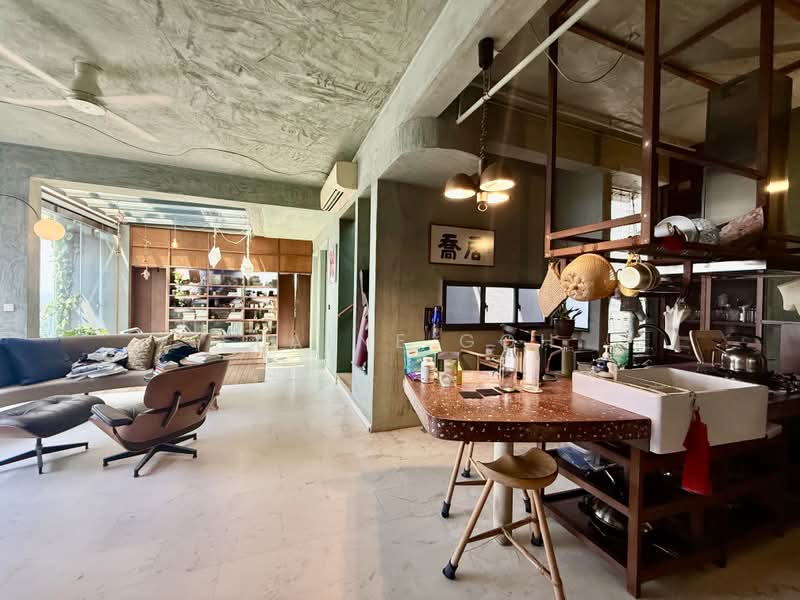The Trizon, 8 Ridgewood Close, 3 Bedrooms, 2,443 sqft, Condominium For Sale, by Elaine Goh, 500227439 - Living and Kitchen - PropertyGuru.com.sg