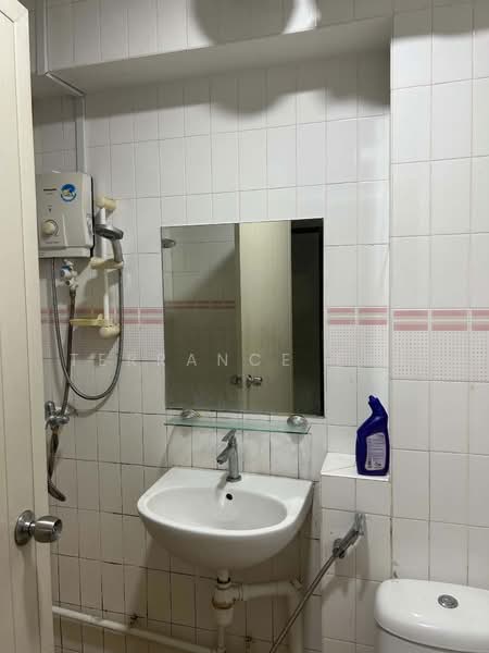 215 Choa Chu Kang Central, 215 Choa Chu Kang Central, Room Rental, 120 sqft, HDB Flat For Rent, by Terrance Tan, 500227443 - Bathroom - PropertyGuru.com.sg