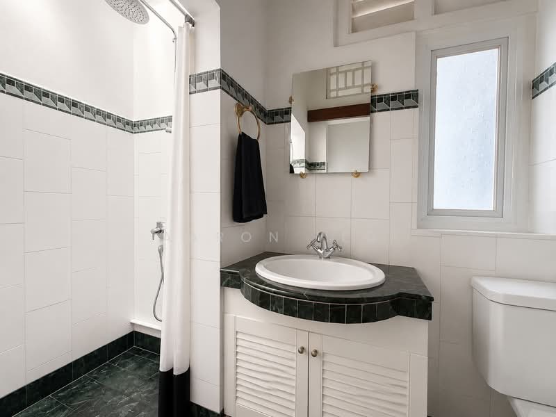 C.H.E.A.P D9 Conservation House for Rent, Cairnhill Road, 4 Bedrooms, 2,500 sqft, Conservation House For Rent, by Aaron Yeo, 500227445 - Bathroom - PropertyGuru.com.sg