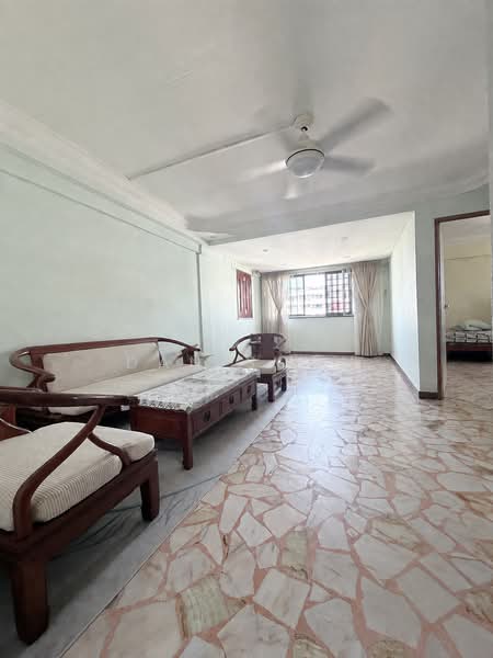 138 Bukit Batok West Avenue 6, 138 Bukit Batok West Avenue 6, 3 Bedrooms, 1,001 sqft, HDB Flat For Sale, by Dan Soon, 500227470 - Living Room - PropertyGuru.com.sg
