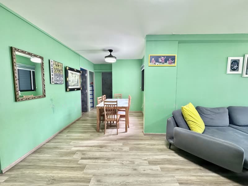 287 Yishun Avenue 6, 287 Yishun Avenue 6, 3 Bedrooms, 1,131 sqft, HDB Flat For Sale, by Noonal Farina, 500227491 - Living Room - PropertyGuru.com.sg