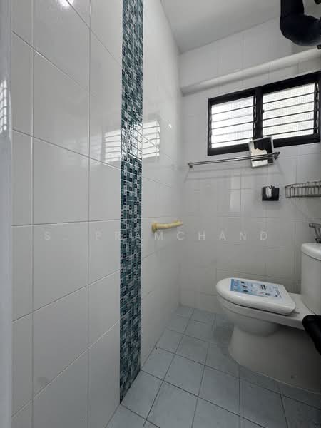 260 Yishun Street 22, 260 Yishun Street 22, Room Rental, 140 sqft, HDB Flat For Rent, by S. Pramchand, 500227508 - Bathroom - PropertyGuru.com.sg