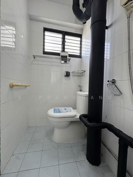260 Yishun Street 22, 260 Yishun Street 22, Room Rental, 140 sqft, HDB Flat For Rent, by S. Pramchand, 500227508 - Bathroom - PropertyGuru.com.sg