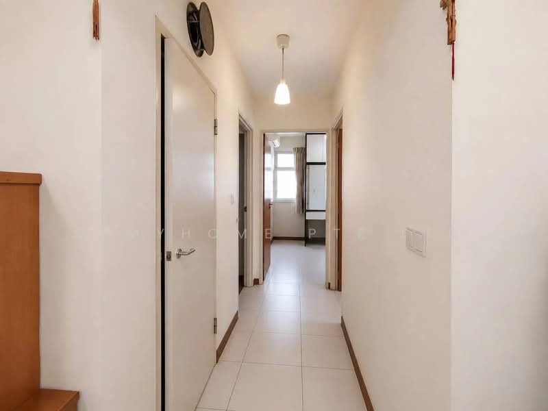 601A Punggol Central, 601A Punggol Central, 2 Bedrooms, 753 sqft, HDB Flat For Sale, by JASLIN LEE, 500227527 - Corridor - PropertyGuru.com.sg
