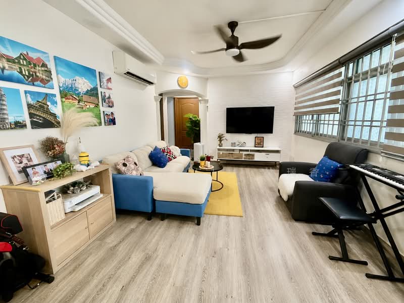 477 Sembawang Drive, 477 Sembawang Drive, 3 Bedrooms, 926 sqft, HDB Flat For Sale, by Jeslyn Lim 林瑞香, 500227530 - Living Room - PropertyGuru.com.sg