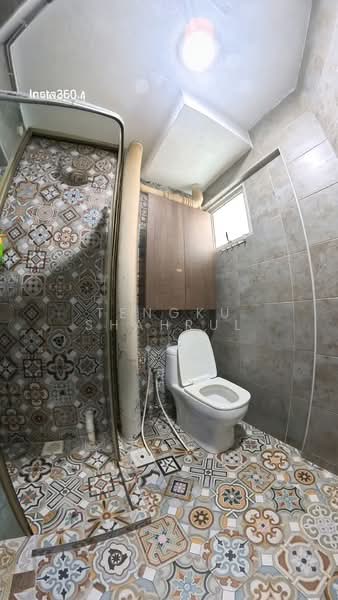 124 Geylang East Avenue 1, 124 Geylang East Avenue 1, 3 Bedrooms, 1,119 sqft, HDB Flat For Sale, by TENGKU SHAHRUL, 500227531 - Bathroom - PropertyGuru.com.sg