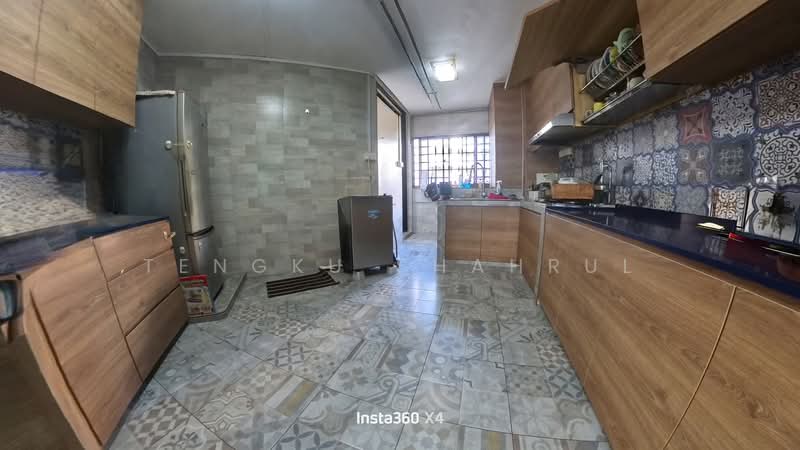 124 Geylang East Avenue 1, 124 Geylang East Avenue 1, 3 Bedrooms, 1,119 sqft, HDB Flat For Sale, by TENGKU SHAHRUL, 500227531 - Kitchen - PropertyGuru.com.sg
