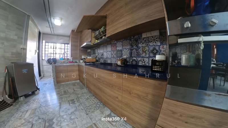124 Geylang East Avenue 1, 124 Geylang East Avenue 1, 3 Bedrooms, 1,119 sqft, HDB Flat For Sale, by TENGKU SHAHRUL, 500227531 - Kitchen - PropertyGuru.com.sg