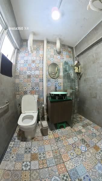 124 Geylang East Avenue 1, 124 Geylang East Avenue 1, 3 Bedrooms, 1,119 sqft, HDB Flat For Sale, by TENGKU SHAHRUL, 500227531 - Bathroom - PropertyGuru.com.sg