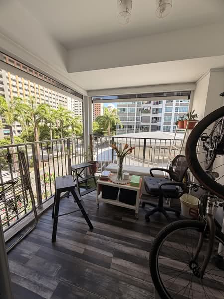518A Tampines Central 7, 518A Tampines Central 7, 3 Bedrooms, 1,184 sqft, HDB Flat For Sale, by Azi Rahman, 500227535 - Balcony - PropertyGuru.com.sg