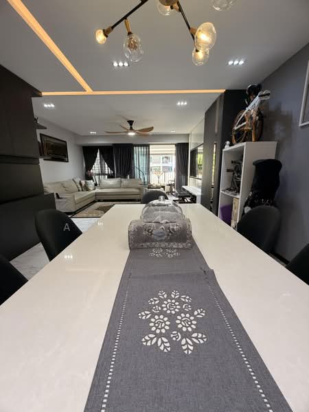 518A Tampines Central 7, 518A Tampines Central 7, 3 Bedrooms, 1,184 sqft, HDB Flat For Sale, by Azi Rahman, 500227535 - Living Room - PropertyGuru.com.sg