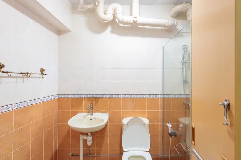 175C Punggol Field, 175C Punggol Field, 3 Bedrooms, 1,184 sqft, HDB Flat For Sale, by Gracia Ow, 500227537 - Bathroom - PropertyGuru.com.sg