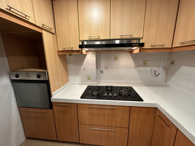 Chiltern Park, 135 Serangoon Avenue 3, 2 Bedrooms, 1,152 sqft, Condominium For Sale, by Max Maran, 500227538 - Kitchen - PropertyGuru.com.sg