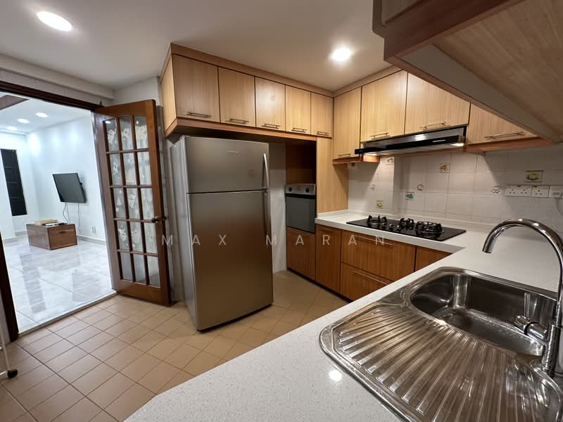 Chiltern Park, 135 Serangoon Avenue 3, 2 Bedrooms, 1,152 sqft, Condominium For Sale, by Max Maran, 500227538 - Kitchen - PropertyGuru.com.sg