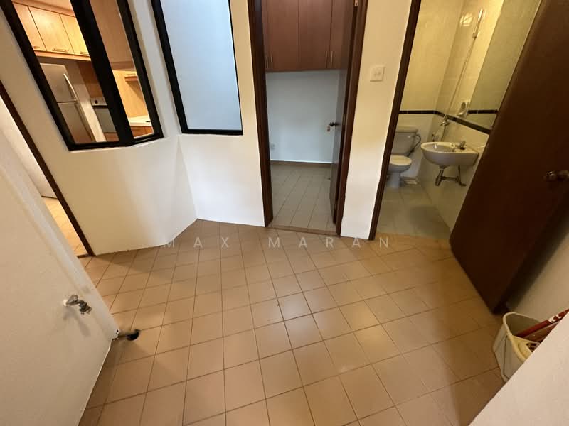 Chiltern Park, 135 Serangoon Avenue 3, 2 Bedrooms, 1,152 sqft, Condominium For Sale, by Max Maran, 500227538 - Kitchen - PropertyGuru.com.sg