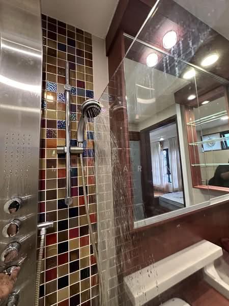 Chiltern Park, 135 Serangoon Avenue 3, 2 Bedrooms, 1,152 sqft, Condominium For Sale, by Max Maran, 500227538 - Bathroom - PropertyGuru.com.sg