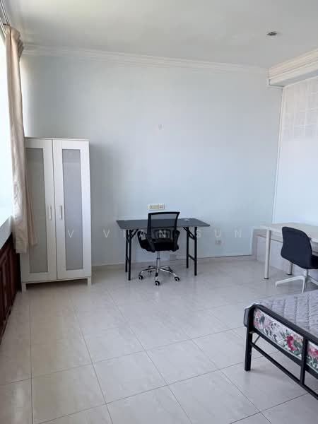 Lakepoint Condo, 2 Lakepoint Drive, Room Rental, 200 sqft, Condominium For Rent, by Vivian Sun, 500227539 - Study - PropertyGuru.com.sg