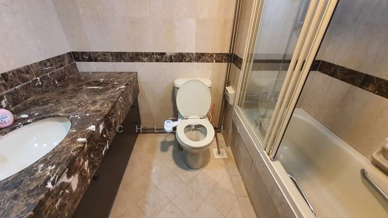 The Bencoolen, 180 Bencoolen Street, 2 Bedrooms, 926 sqft, Apartment For Sale, by Chloe Lim, 500227540 - Bathroom - PropertyGuru.com.sg