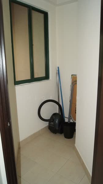 The Bencoolen, 180 Bencoolen Street, 2 Bedrooms, 926 sqft, Apartment For Sale, by Chloe Lim, 500227540 - Store room - PropertyGuru.com.sg