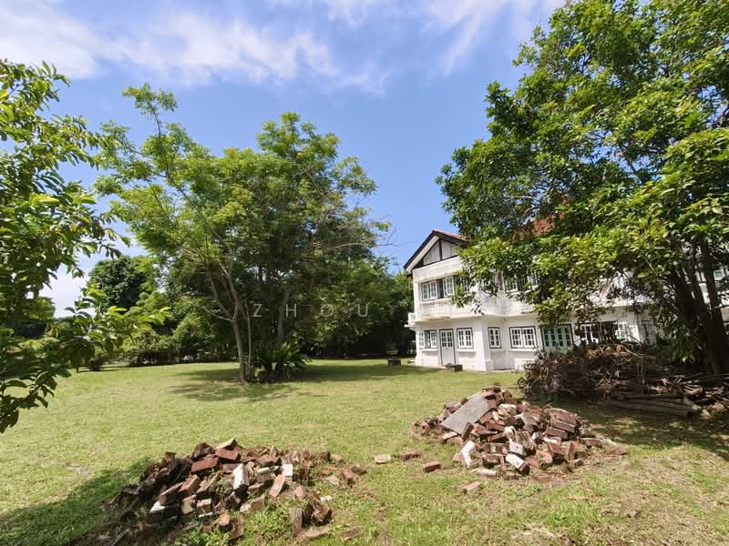 Black and white house, , 4 Bedrooms, 5,000 sqft, Conservation House For Rent, by Zhou Li, 500227555 - Exterior - PropertyGuru.com.sg