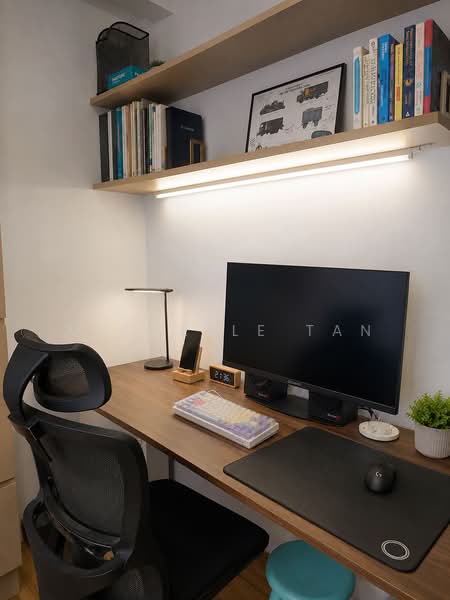 Freehold 3 bed 3 bath, Walk to Kovan MRT, , 3 Bedrooms, 1,097 sqft, Apartment For Sale, by Michelle Tan, 500227571 - Study - PropertyGuru.com.sg