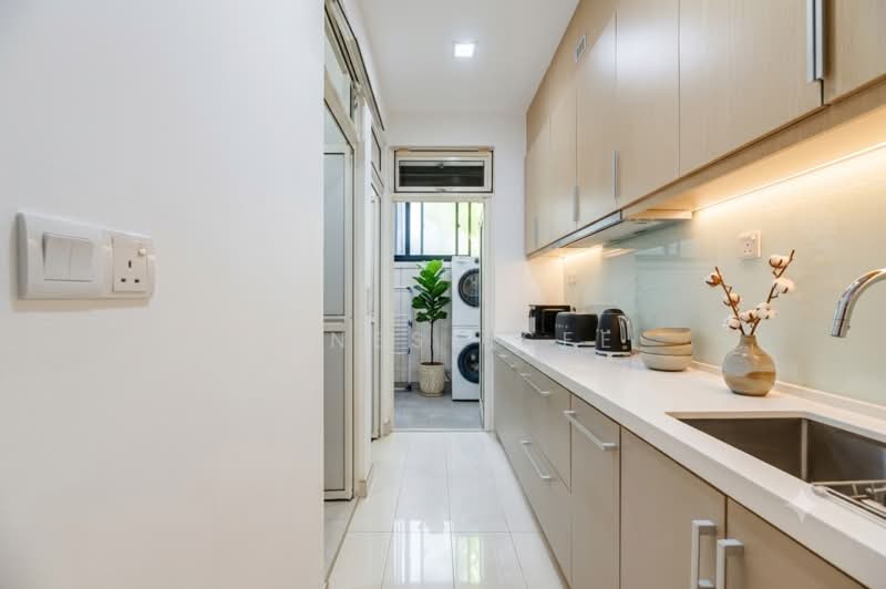 Luxus Hills, Seletar Green Walk, 5 Bedrooms, 3,600 sqft, Terraced House For Sale, by Junese See, 500227579 - Kitchen - PropertyGuru.com.sg