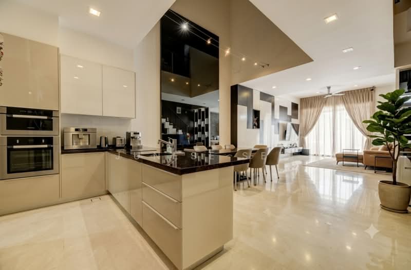 Luxus Hills, Seletar Green Walk, 5 Bedrooms, 3,600 sqft, Terraced House For Sale, by Junese See, 500227579 - Kitchen - PropertyGuru.com.sg