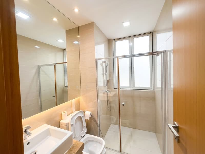 Luxus Hills | The Estate, Seletar Green Walk, 5 Bedrooms, 3,600 sqft, Terraced House For Sale, by Junese See, 500227579 - Bathroom - PropertyGuru.com.sg