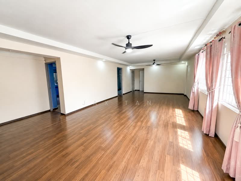 842 Jurong West Street 81, 842 Jurong West Street 81, 4 Bedrooms, 1,582 sqft, HDB Flat For Sale, by Jax Tan, 500227584 - Living Room - PropertyGuru.com.sg