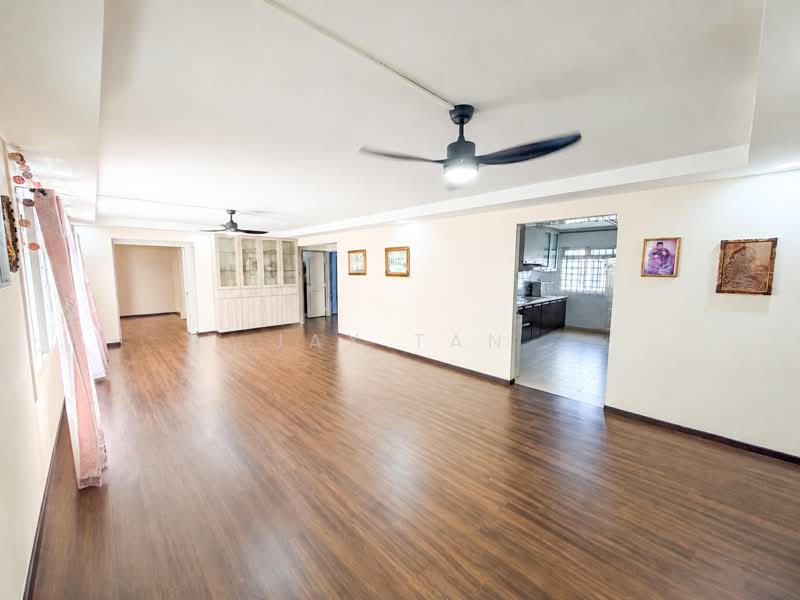 842 Jurong West Street 81, 842 Jurong West Street 81, 4 Bedrooms, 1,582 sqft, HDB Flat For Sale, by Jax Tan, 500227584 - Living Room - PropertyGuru.com.sg
