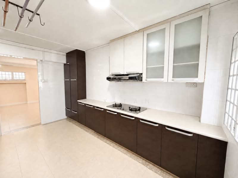 842 Jurong West Street 81, 842 Jurong West Street 81, 4 Bedrooms, 1,582 sqft, HDB Flat For Sale, by Jax Tan, 500227584 - Kitchen - PropertyGuru.com.sg