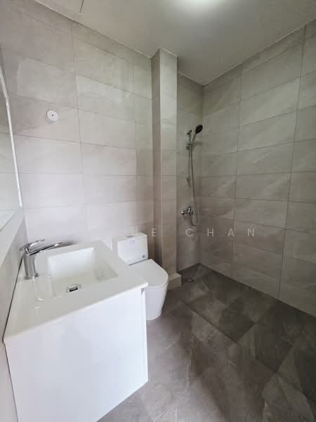 Joo Chiat Walk, Joo Chiat Walk, 5 Bedrooms, 2,000 sqft, Terraced House For Rent, by Eugene Chan, 500227588 - Bathroom - PropertyGuru.com.sg