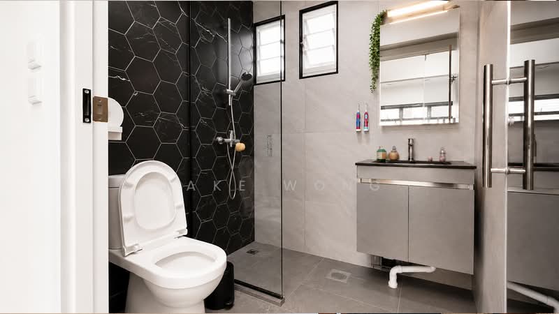 618A Tampines Street 61, 618A Tampines Street 61, 3 Bedrooms, 1,216 sqft, HDB Flat For Sale, by Jake Wong, 500227589 - Bathroom - PropertyGuru.com.sg