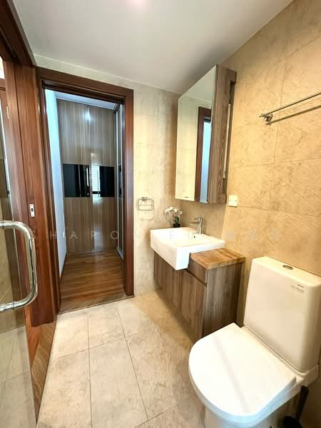 Eleven @ Holland, 11 Holland Link, 5 Bedrooms, 3,735 sqft, Cluster House For Sale, by Sharon Fu 傅丽华, 500227591 - Bathroom - PropertyGuru.com.sg
