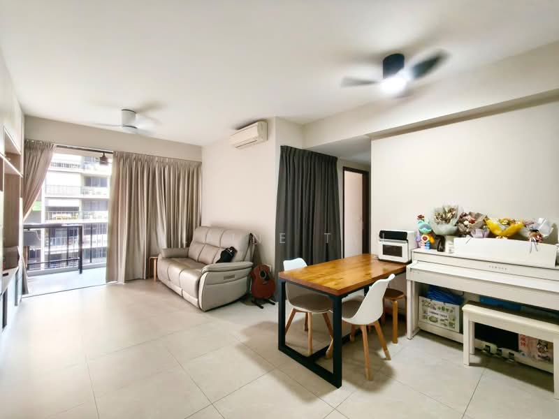 iNz Residence, 78 Choa Chu Kang Avenue 5, 3 Bedrooms, 990 sqft, Condominium For Sale, by Elaine Tan, 500227593 - Living Room - PropertyGuru.com.sg