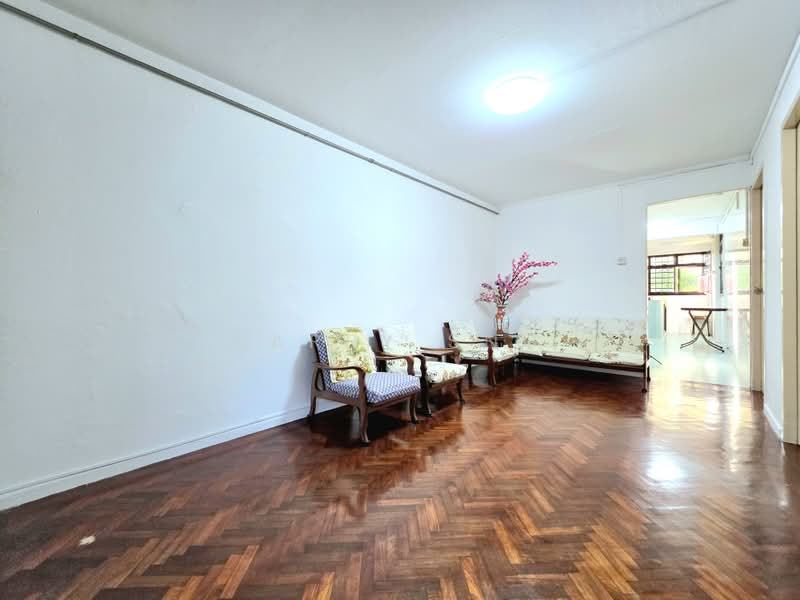81 Commonwealth Close, 81 Commonwealth Close, 2 Bedrooms, 646 sqft, HDB Flat For Sale, by Larry Sng, 500227610 - Living Room - PropertyGuru.com.sg
