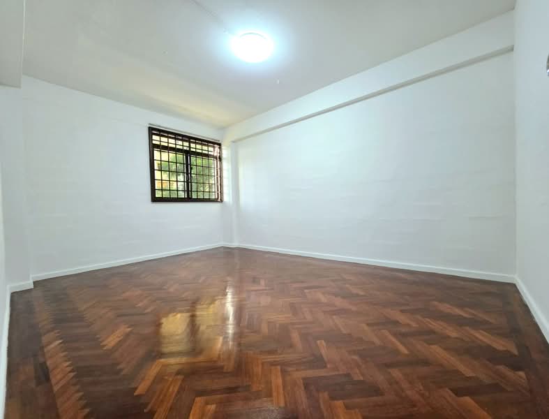 81 Commonwealth Close, 81 Commonwealth Close, 2 Bedrooms, 646 sqft, HDB Flat For Sale, by Larry Sng, 500227610 - Bedroom 1 - PropertyGuru.com.sg