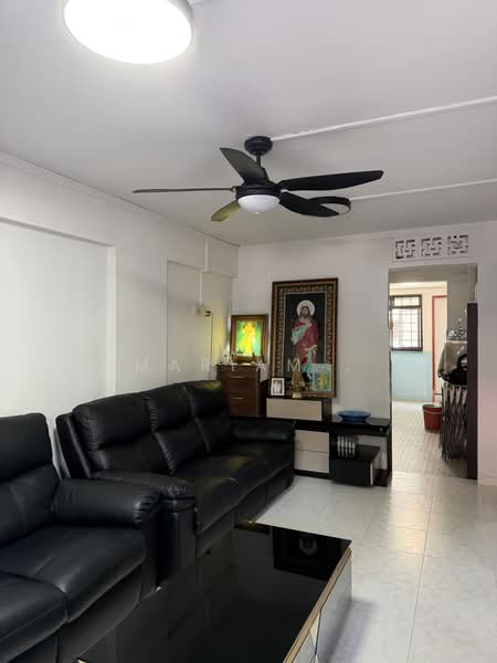 115 Lorong 1 Toa Payoh, 115 Lorong 1 Toa Payoh, 3 Bedrooms, 700 sqft, HDB Flat For Sale, by Mariam ., 500227612 - Living Room - PropertyGuru.com.sg