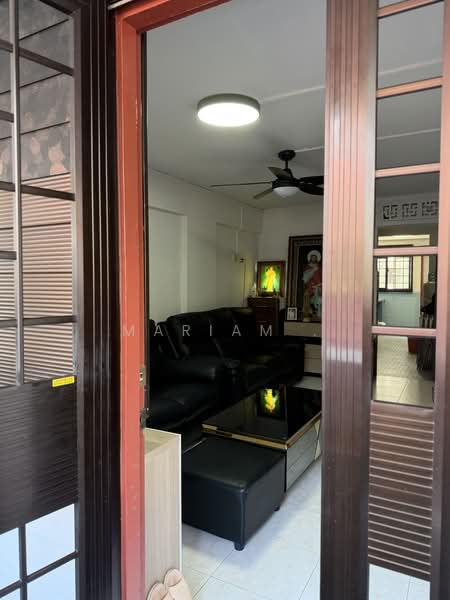 115 Lorong 1 Toa Payoh, 115 Lorong 1 Toa Payoh, 3 Bedrooms, 700 sqft, HDB Flat For Sale, by Mariam ., 500227612 - Living Room - PropertyGuru.com.sg