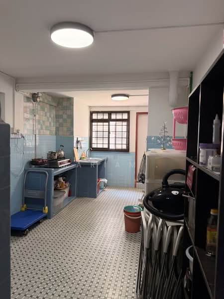 115 Lorong 1 Toa Payoh, 115 Lorong 1 Toa Payoh, 3 Bedrooms, 700 sqft, HDB Flat For Sale, by Mariam ., 500227612 - Kitchen - PropertyGuru.com.sg