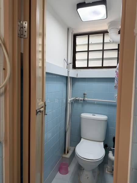 115 Lorong 1 Toa Payoh, 115 Lorong 1 Toa Payoh, 3 Bedrooms, 700 sqft, HDB Flat For Sale, by Mariam ., 500227612 - Bathroom - PropertyGuru.com.sg