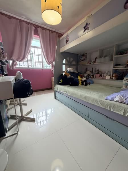 217A Sumang Walk, 217A Sumang Walk, 3 Bedrooms, 990 sqft, HDB Flat For Sale, by Vivian Toh, 500227613 - Bedroom - PropertyGuru.com.sg