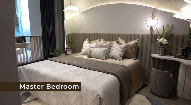 Norwood Grand, , 4 Bedrooms, 1,313 sqft, Condominium For Sale, by Tracy Teo, 500227620 - Master Bedroom - PropertyGuru.com.sg
